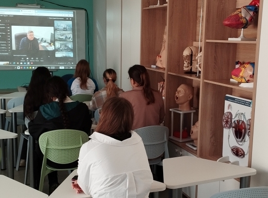 Встреча медкласса в режиме видео-конференц-связи с представителями медицинского института НИУ «БелГУ».